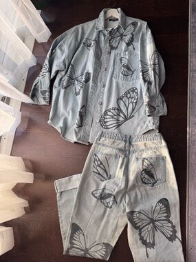 Missguided Light Blue Denim Oversized Short and Jeans Set with Butterfly Print